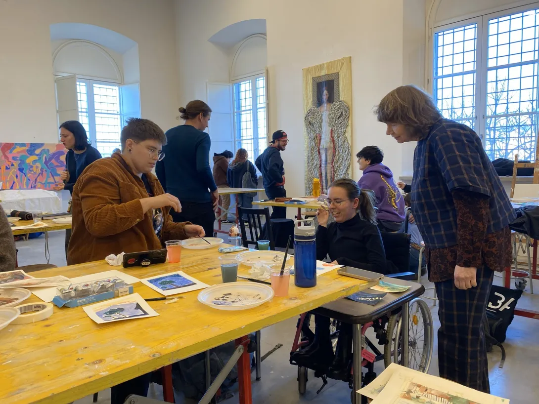 opiskelijoita ja rehtori Italian-matkalla